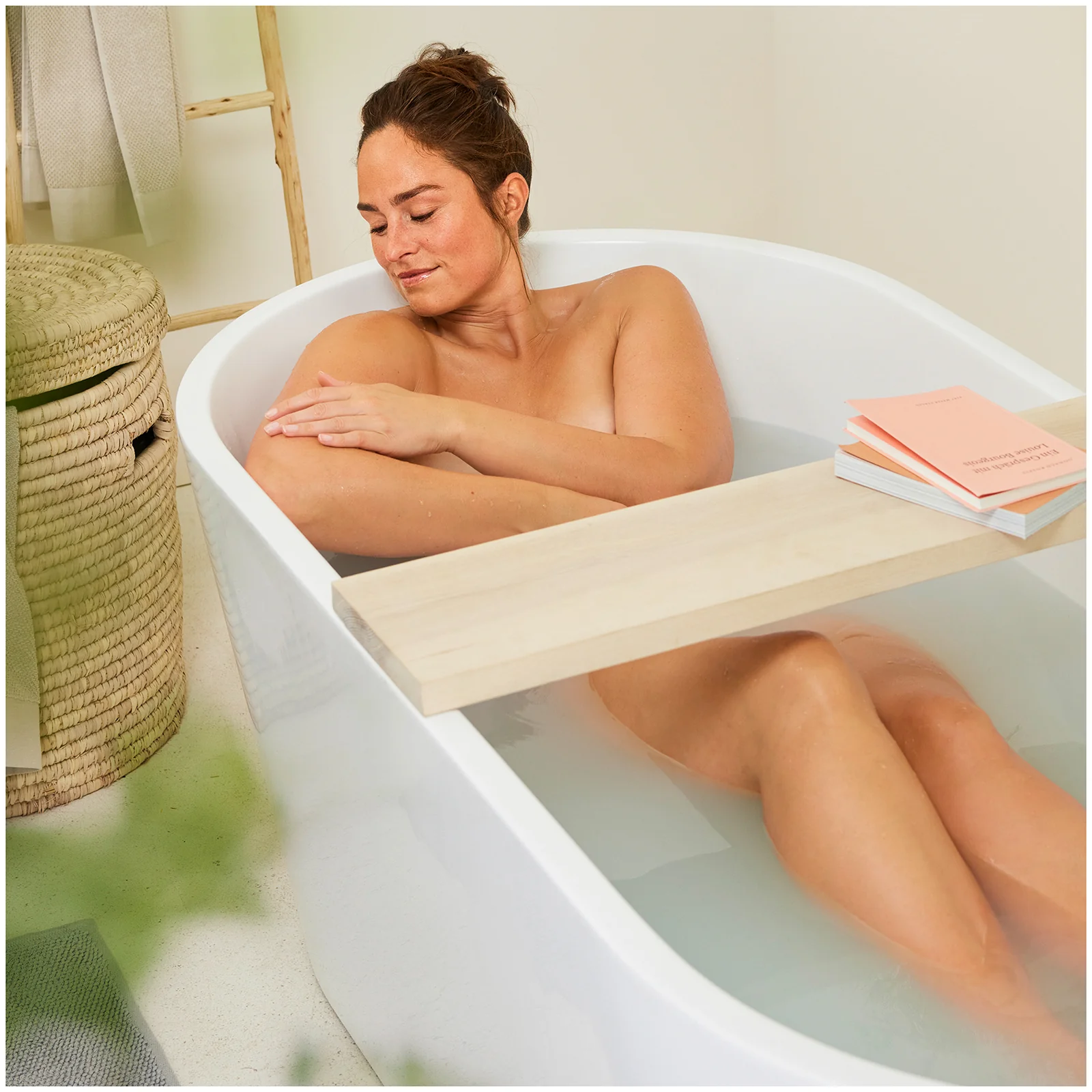 Weleda Relaxing Bath Milk Lavender 200ml - Image 3